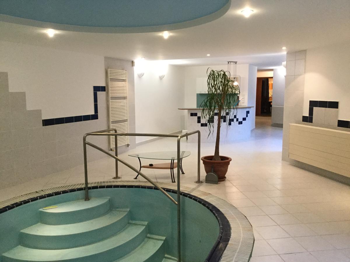 Justyna Villa Пардубице Екстериор снимка